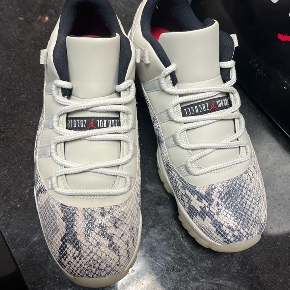 The Air Jordan 11 Low LE “Snakeskin” sz 11.5